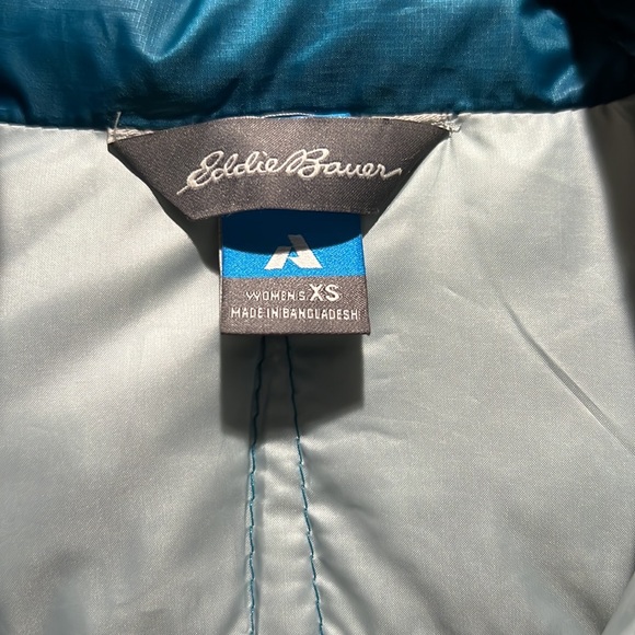 Eddie Bauer puffer jacket - Picture 3 of 5